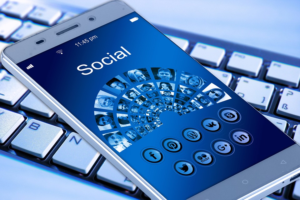 social media smartphone screen image